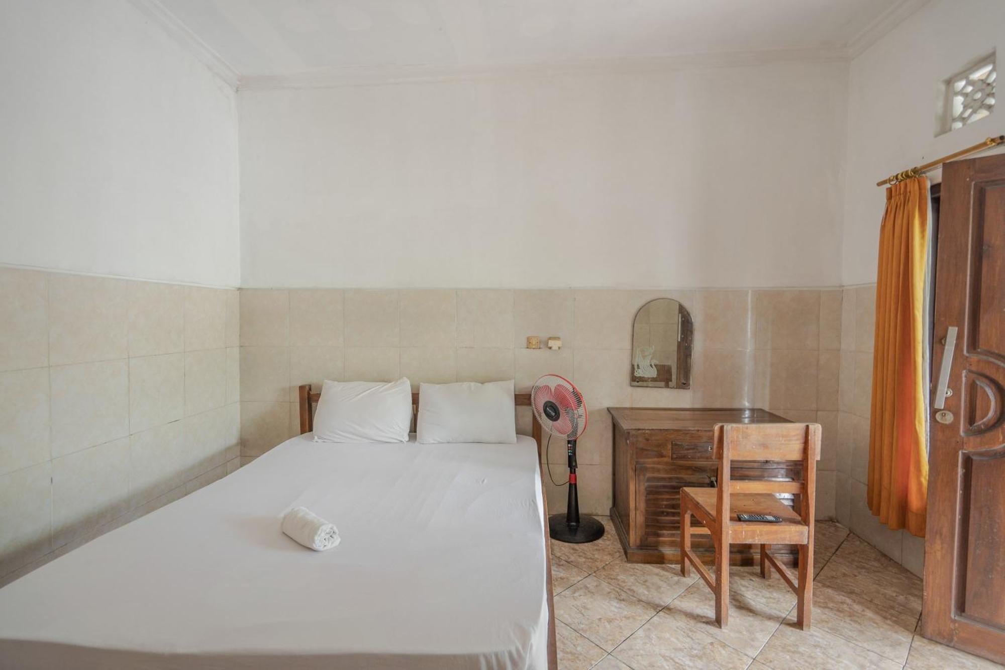 Rommeo Inn Lovina Mitra Reddoorz Temukus Екстериор снимка